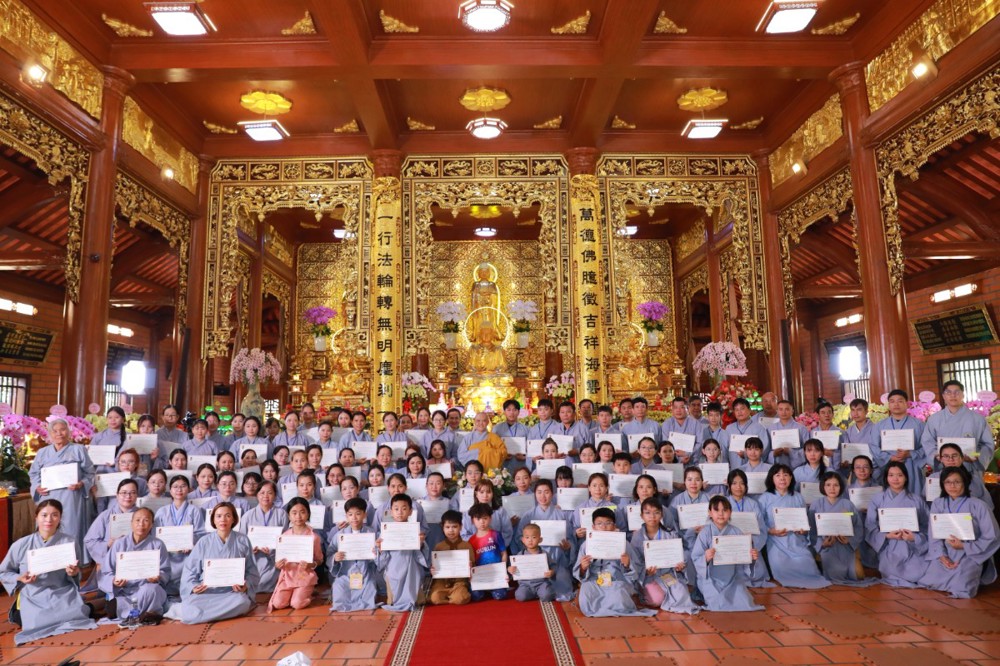 TP.HCM: Hơn 300 Phật tử Quy y Tam bảo đầu Xuân Bính Ngọ 