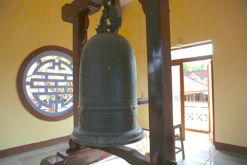 Chùa cổ Nhạn Sơn: Hai pho tượng đá tương truyền trồi lên từ lòng đất 9