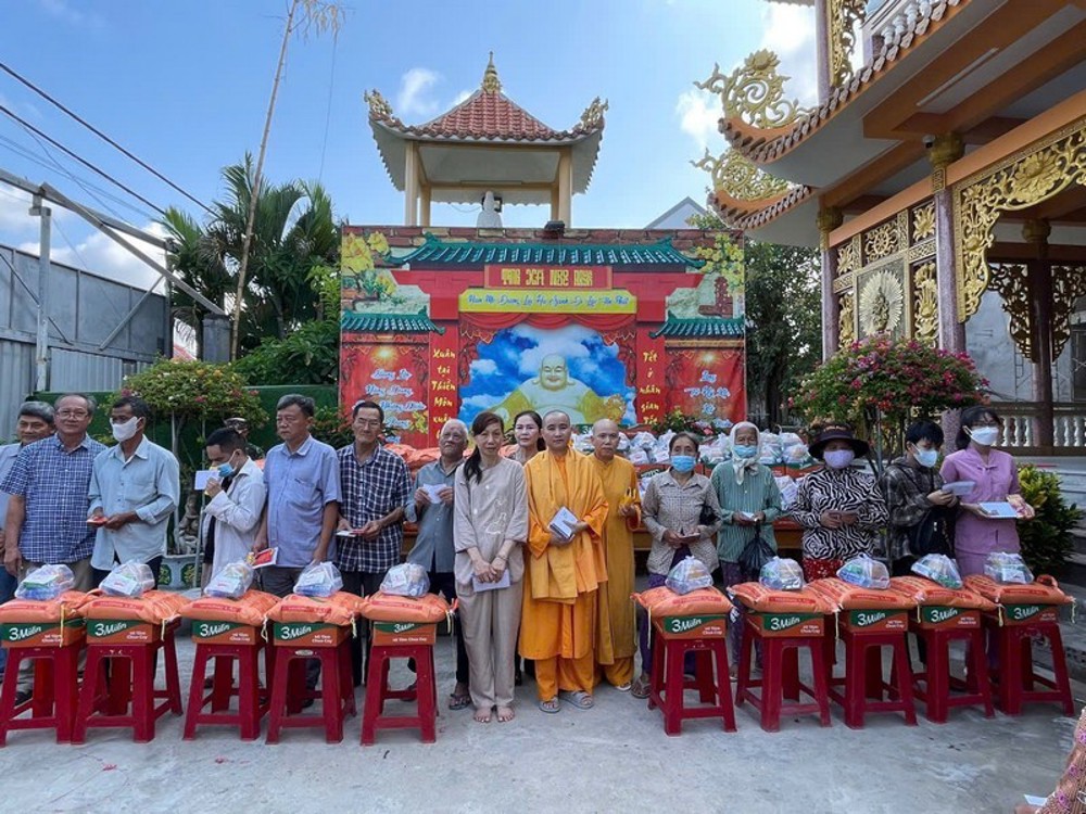 Đồng Tháp: Tịnh xá Ngọc Nguyên trao quà yêu thương đến bà con khiếm thị, khuyết tật