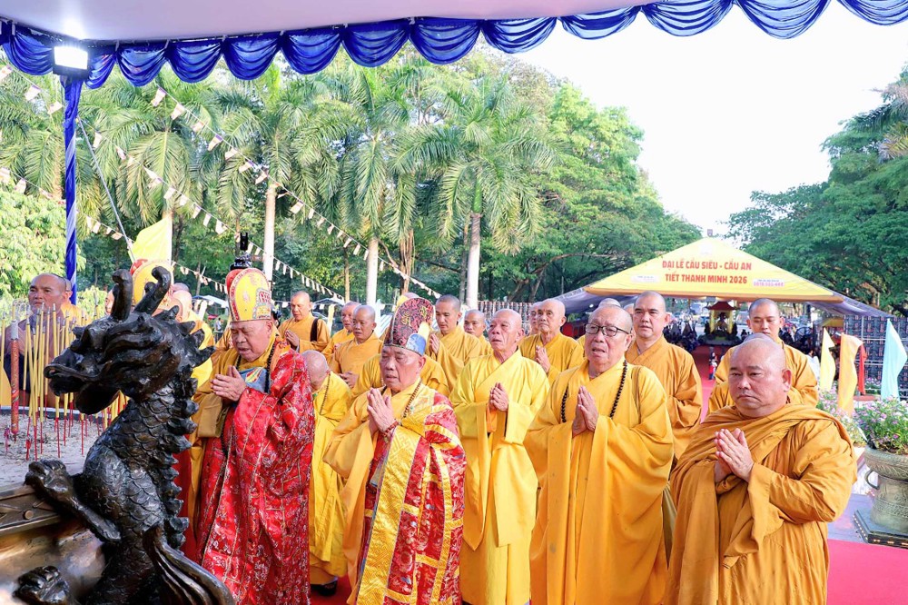 TP.HCM: Lễ cầu siêu Tiết Thanh minh tại Nghĩa trang Hoa viên Chánh Phú Hòa