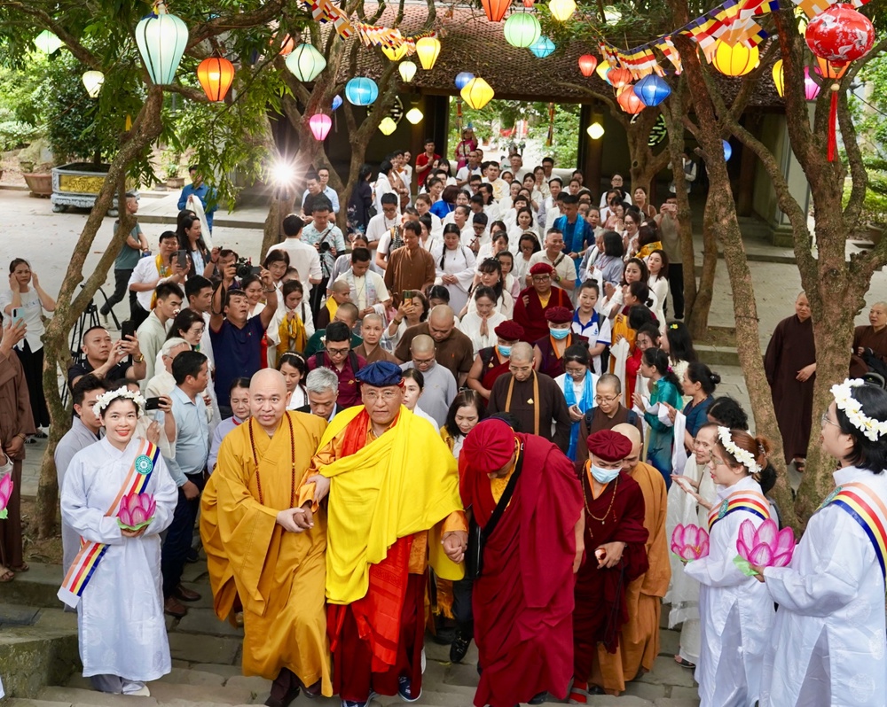Bắc Ninh: Tăng đoàn Truyền thừa Drukpa thăm và giao lưu văn hóa tại chùa Phật Tích 