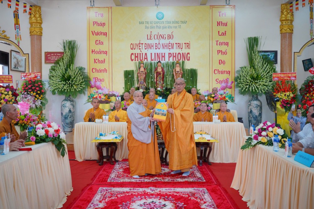 Đồng Tháp: Lễ công bố quyết định bổ nhiệm trụ trì chùa Linh Phong, xã Châu Thành
