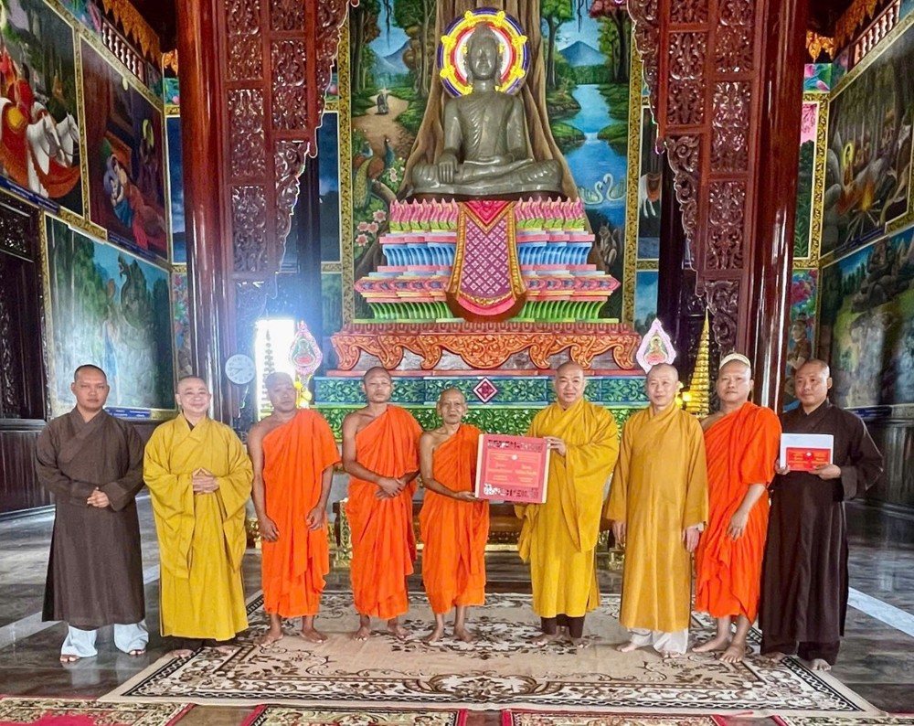 Trung ương GHPGVN thăm, vấn an và chúc Tết Chol Chnam Thmay chư Tôn đức lãnh đạo Phật giáo Nam tông Khmer