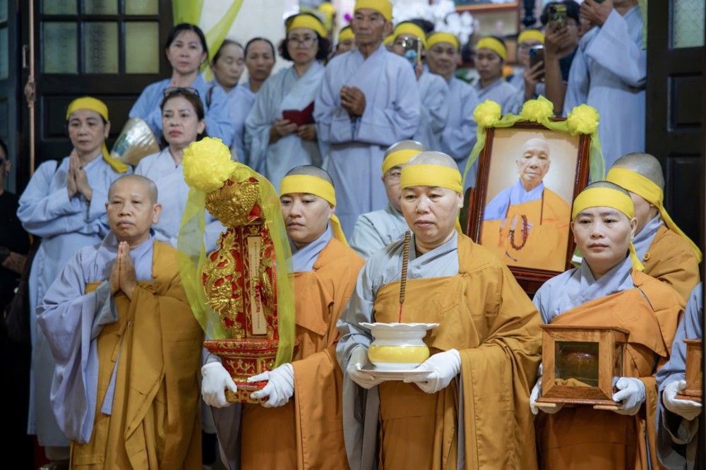 Lâm Đồng: cung tống kim quan Ni trưởng Thích nữ Như Nhơn đến nơi trà-tỳ