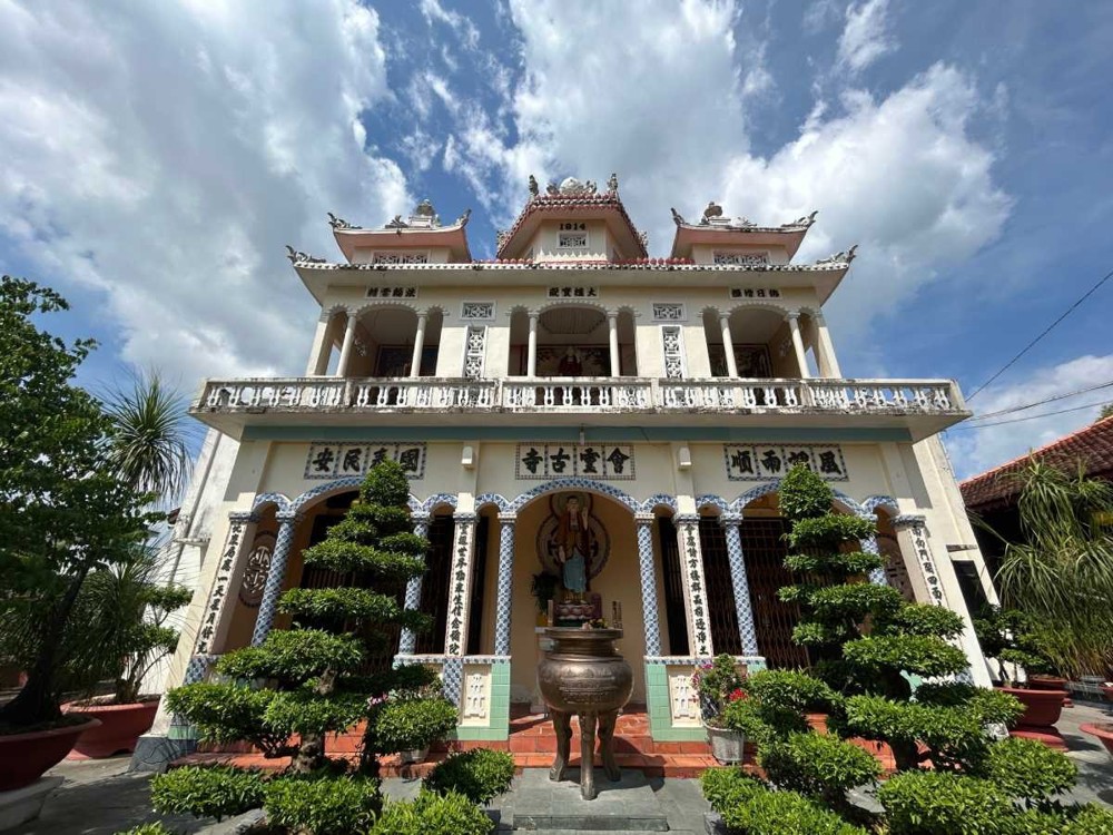 Về Cần Thơ, khám phá ngôi chùa cổ bên sông Hậu và câu chuyện vị trụ trì được phong liệt sĩ