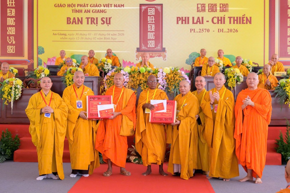 Trung ương Giáo hội chúc Tết Chol Chnam Thmay đến chư Tôn đức Nam tông Khmer tỉnh An Giang