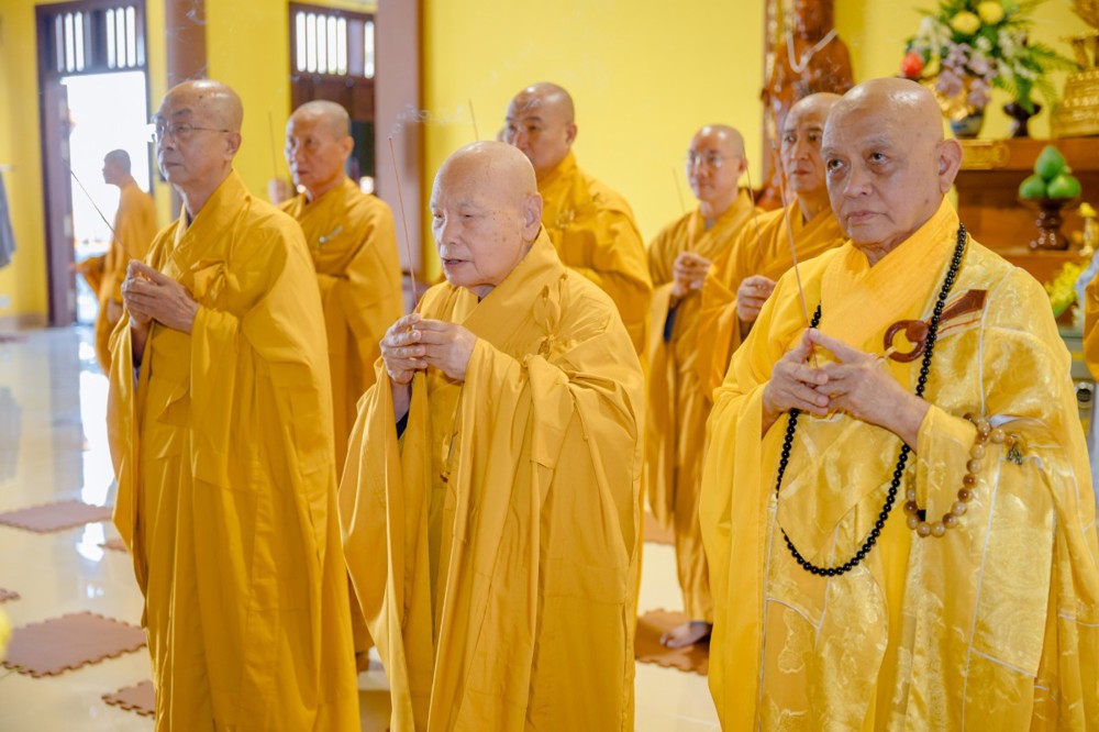 Đại giới đàn Phi Lai – Chí Thiền: Trang nghiêm cúng tiên thường Tổ sư và khai chuông bảng