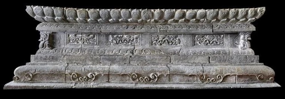 Bàn thờ Phật bằng đá chùa Hương Trai