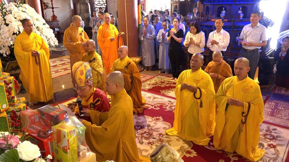 Quảng Ngãi: Trang nghiêm Lễ Khai kinh và thính pháp nhân Đại lễ “Uống nước nhớ nguồn” tại chùa Khánh Lâm