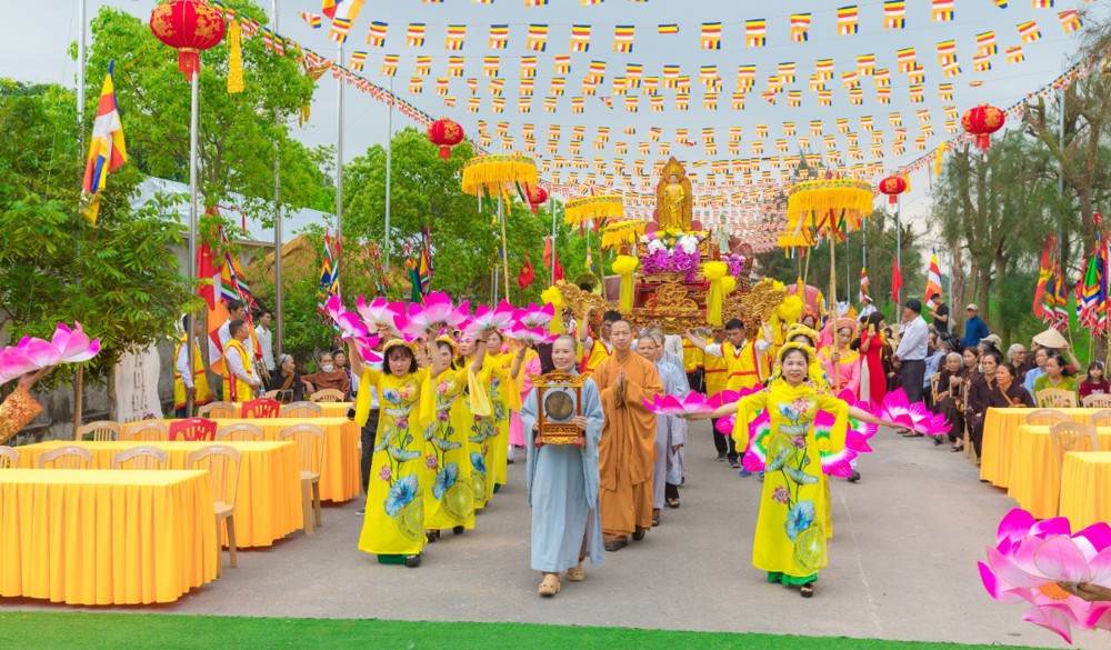 Hưng Yên: Trang nghiêm Đại lễ kỷ niệm ngày vía Đức Bồ Tát Quán Thế Âm tại chùa Thiên Long