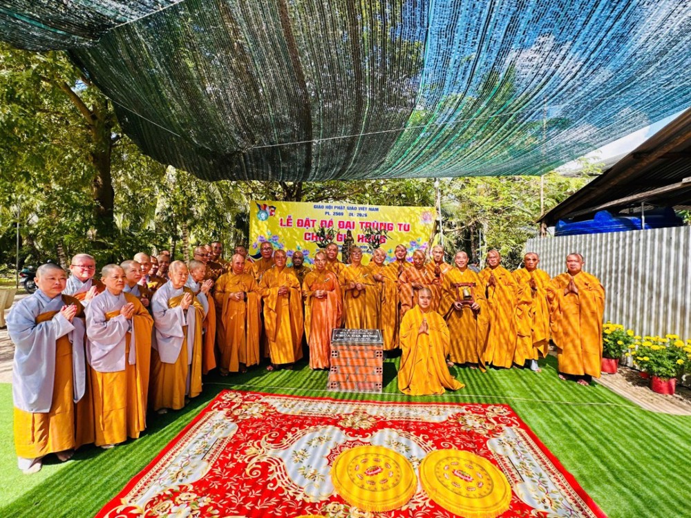Vĩnh Long: Trang nghiêm lễ đặt đá đại trùng tu chùa Gia Hưng, khởi dựng ngôi Tam bảo trang nghiêm