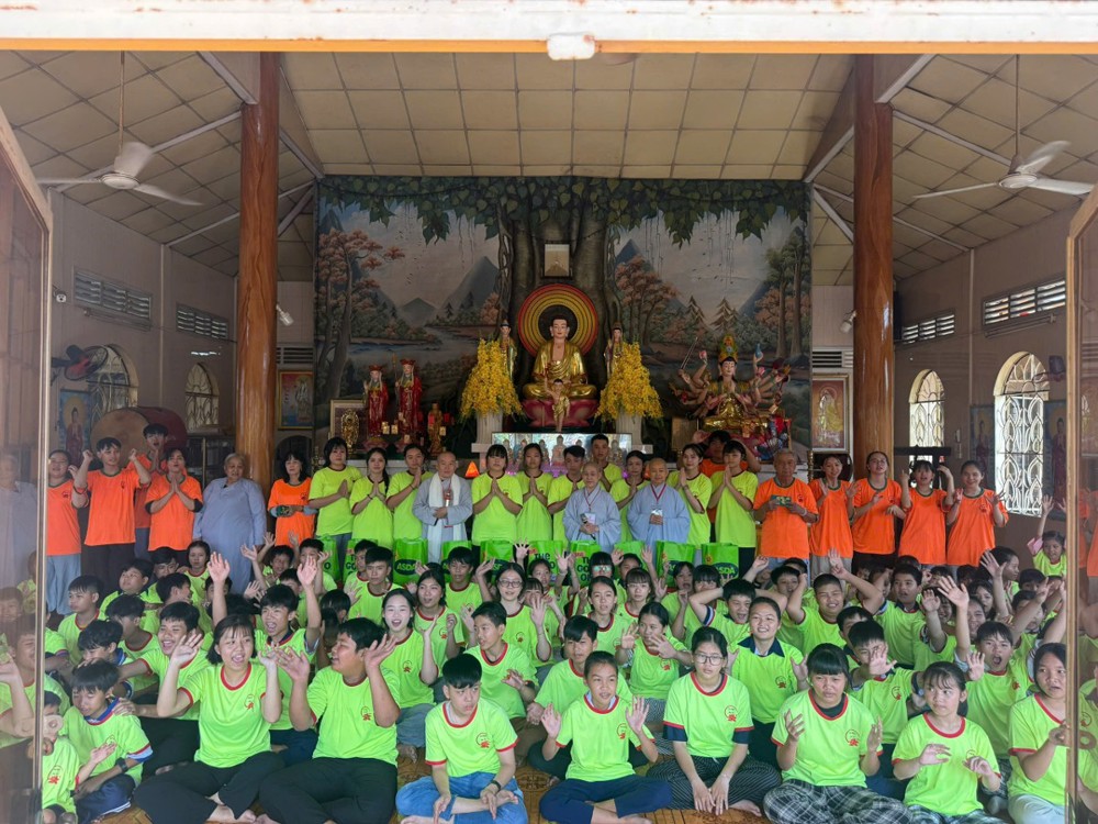 Đồng Tháp: Khóa tu “Một ngày An lạc” dành cho thành thiếu niên tại chùa Phước Hội, xã Mỹ Thành