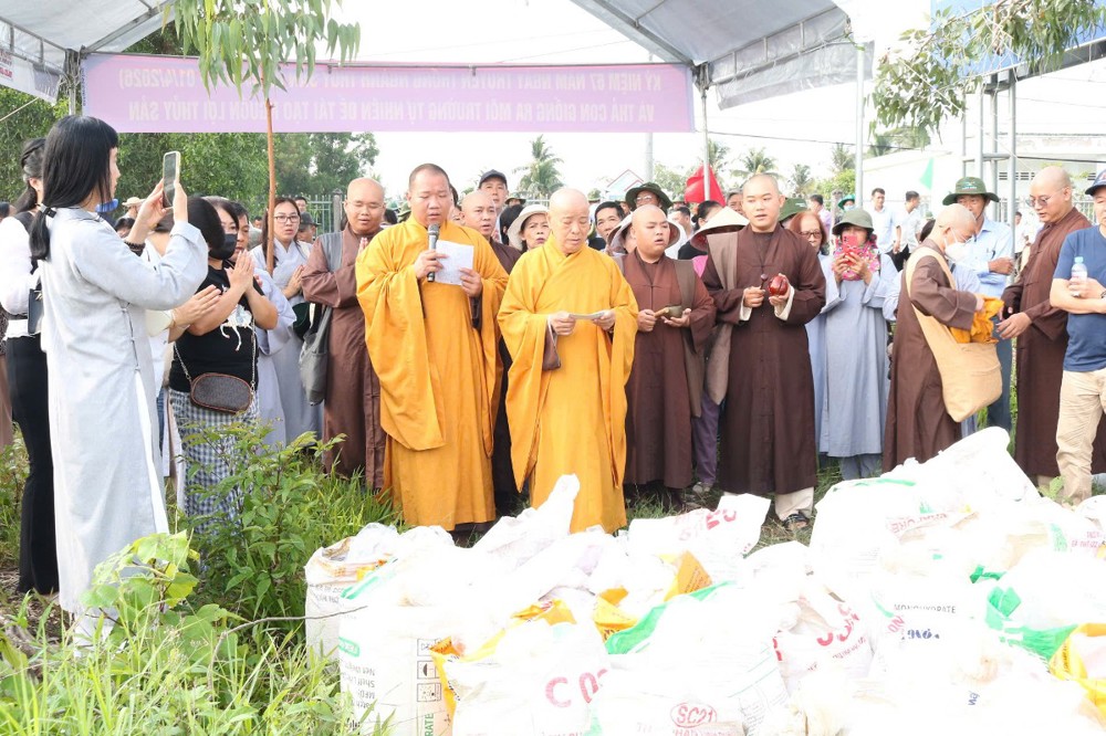 Vĩnh Long: Ban Trị sự Phật giáo tỉnh phóng sanh góp phần tái tạo môi trường năm 2026