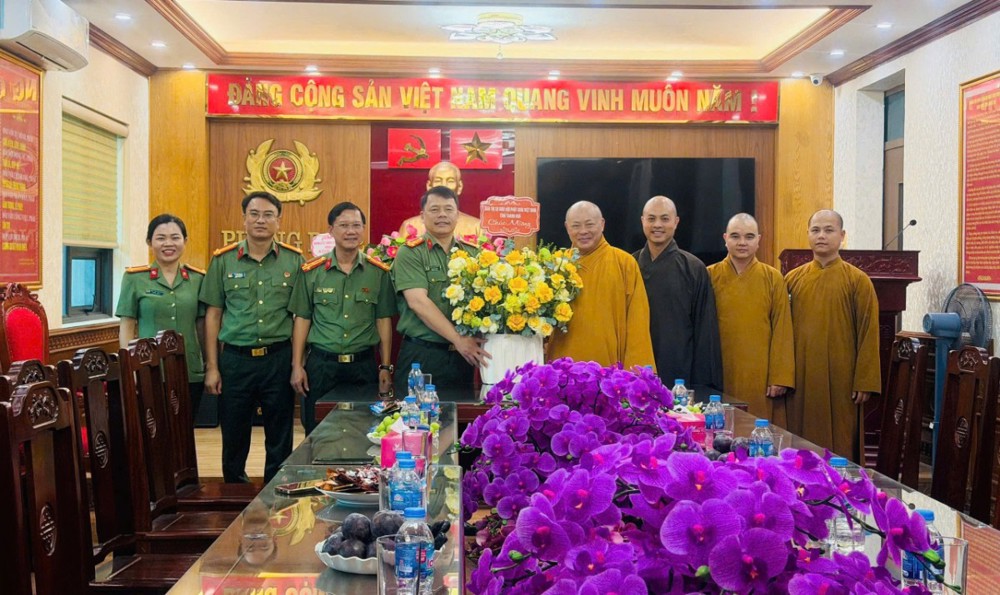 Thanh Hoá: Ban Trị sự GHPGVN tỉnh chúc mừng Phòng An ninh Nội địa nhân kỷ niệm 80 năm Ngày truyền thống