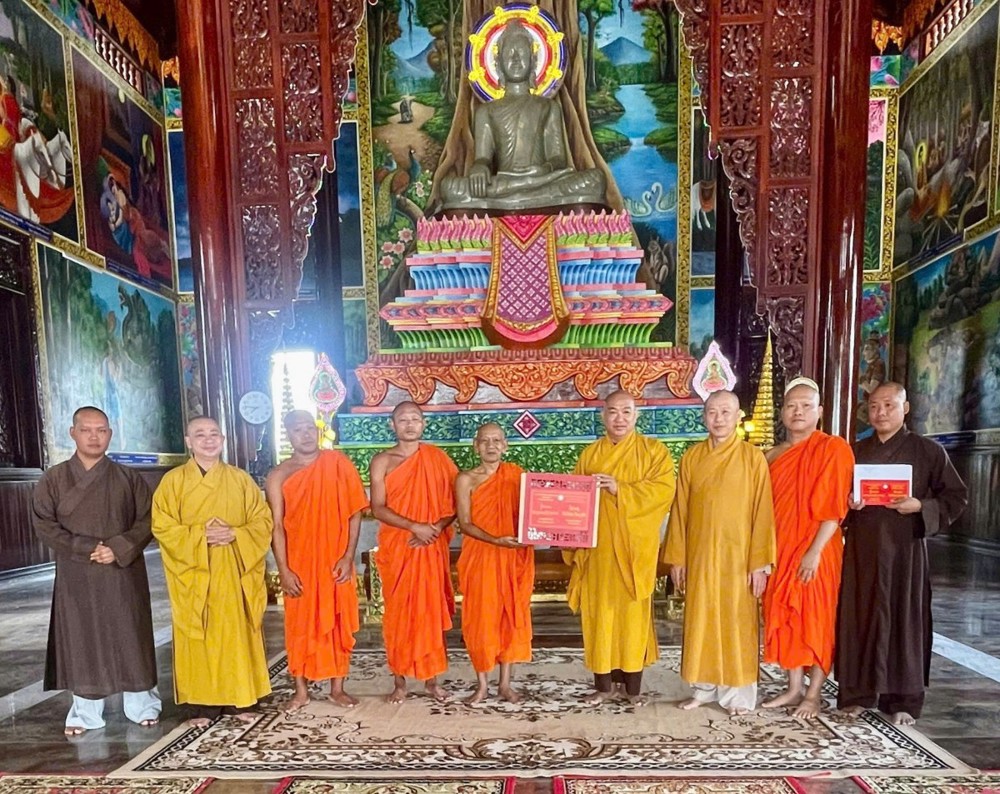 Trung ương GHPGVN thăm, vấn an và chúc Tết Chol Chnam Thmay chư Tôn đức lãnh đạo Phật giáo Nam tông Khmer