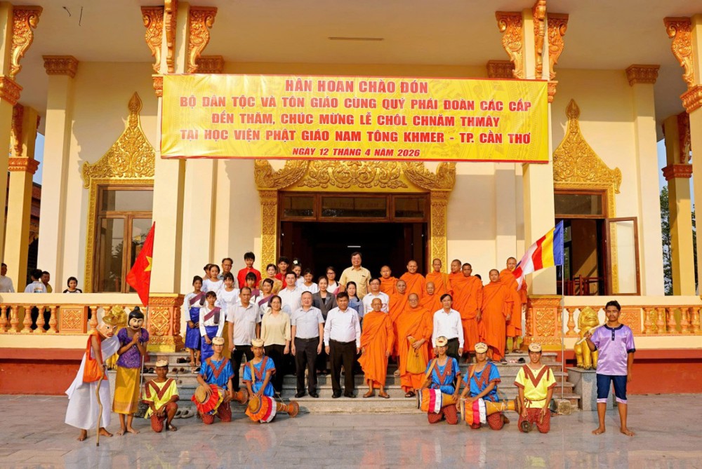 Cần Thơ: Đón tiếp phái đoàn Bộ Dân tộc và Tôn giáo nhân dịp lễ Chôl Chnăm Thmây