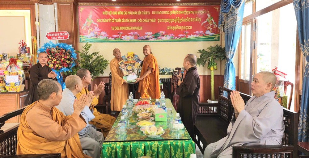 Cà Mau: Thường trực Ban Trị sự GHPGVN tỉnh chúc Tết Chôl Chnăm Thmây năm 2026 tại chùa Monivongsa