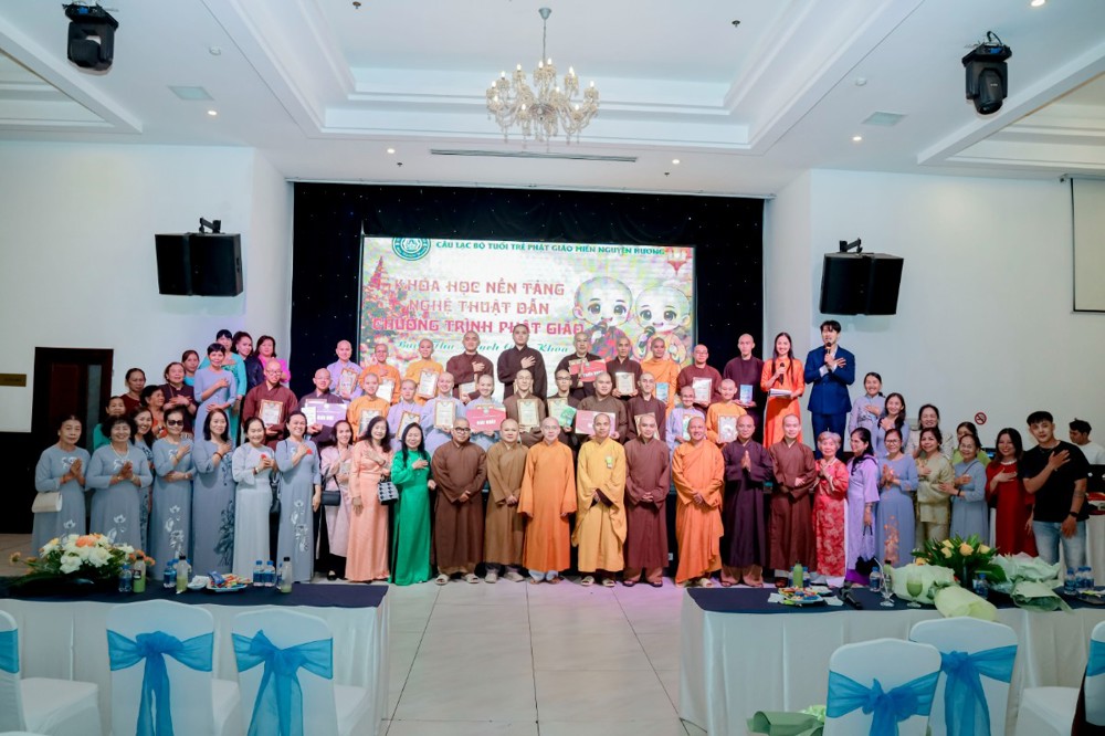 Bình Thuận: Khép lại khóa học “Nghệ thuật dẫn chương trình Phật giáo”