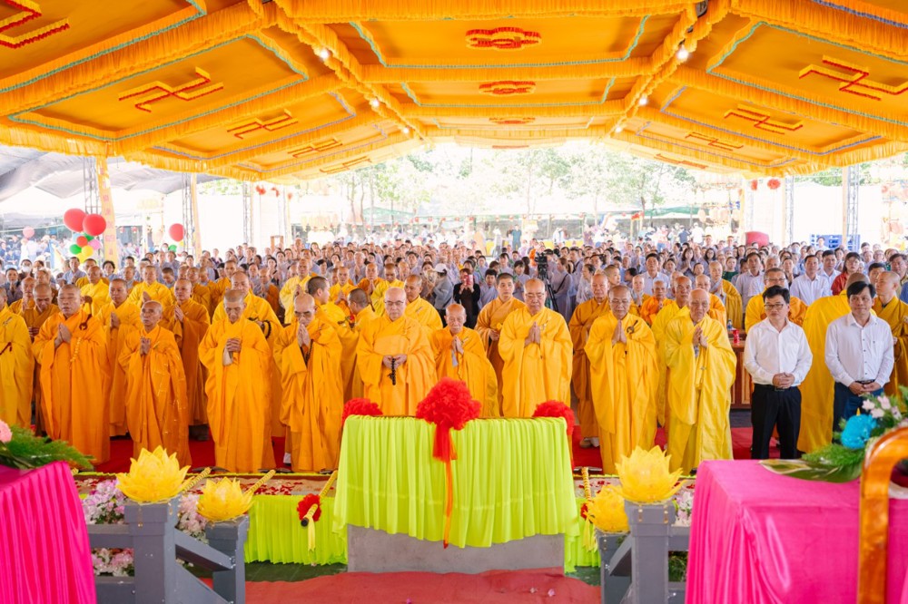 Lâm Đồng: Trang nghiêm lễ công bố Quyết định thành lập, bổ nhiệm trụ trì và đặt đá xây dựng chùa Viên Đức