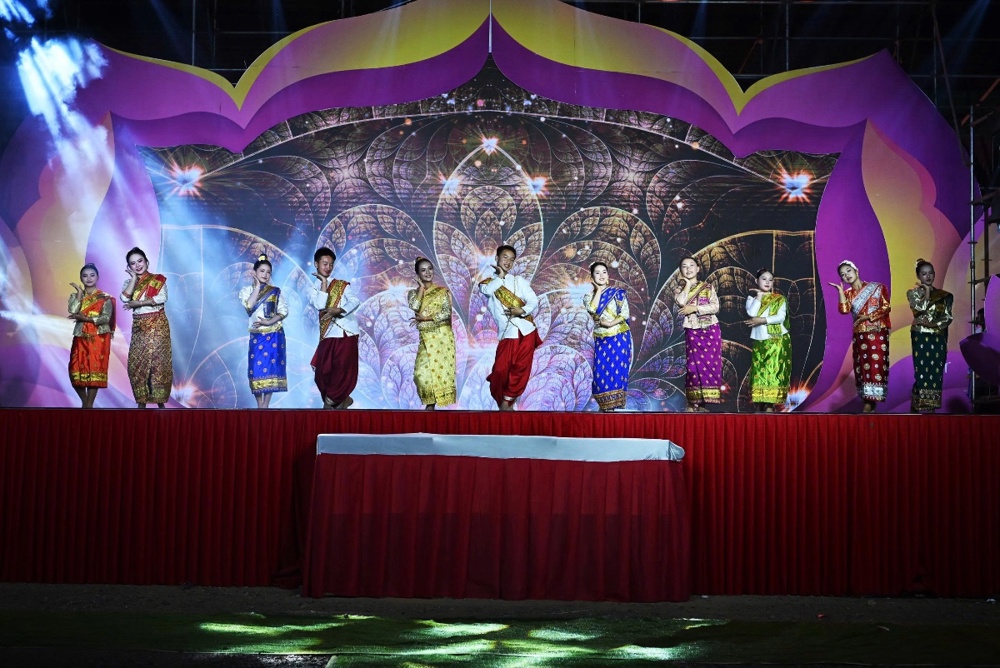 Lào: Khai mạc chương trình Giao lưu Văn hóa Phật giáo và Lễ hội đại đoàn kết tri ân các Anh hùng Liệt sĩ Việt Nam - Lào. 