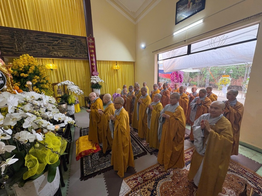 Lâm Đồng: Phân ban Ni giới tỉnh dâng hương tưởng niệm cố Ni trưởng Thích Nữ Mỹ Nguyên