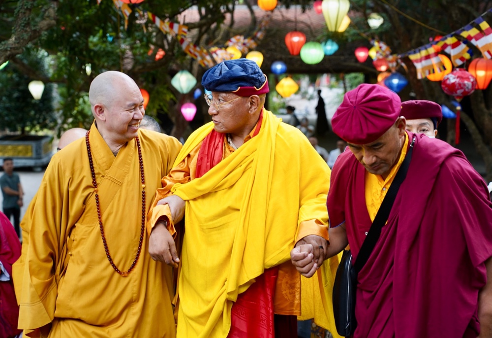 Bắc Ninh: Tăng đoàn Truyền thừa Drukpa thăm và giao lưu văn hóa tại chùa Phật Tích 