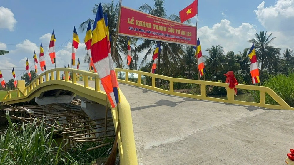 Cần Thơ: Chùa Thiên Thới tiếp tục khánh thành 2 cầu bê tông nông thôn