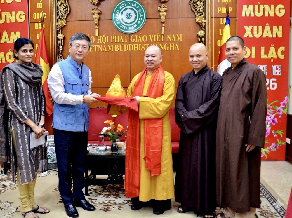 Hà Nội  :TƯ GHPGVN đón tiếp Đại sứ quán Ấn Độ tại chùa Quán Sứ