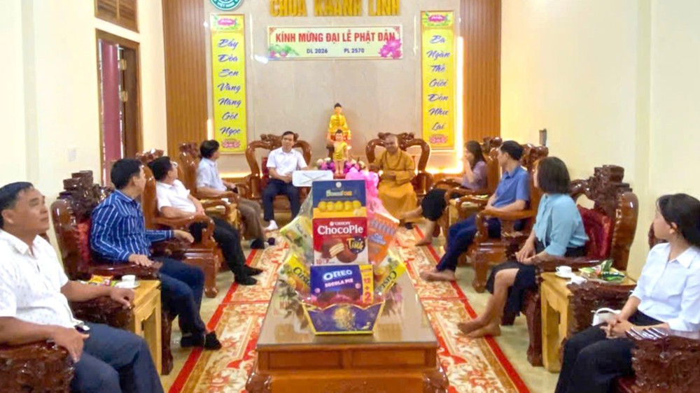 Quảng Ngãi: Chùa Khánh Linh đón tiếp quý phái đoàn địa phương đến thăm, chúc mừng Đại lễ Phật đản PL.2570 – DL.2026