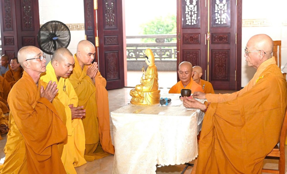 TP.HCM: Trang nghiêm lễ tác pháp an cư tại trường hạ chùa Quan Âm (P. Phú Định)