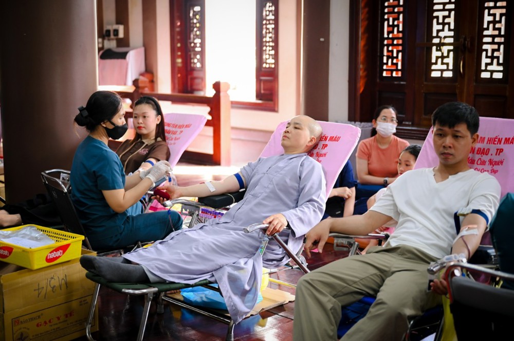 TP.HCM: Hơn 200 đơn vị máu được hiến tặng tại Tu viện Khánh An nhân mùa Phật đản PL.2570
