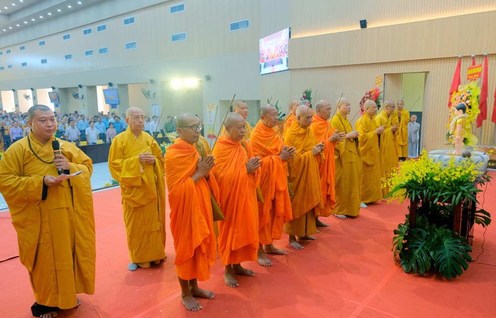 An Giang: Ban Trị sự Phật giáo tỉnh - khu vực Văn phòng 1 trang nghiêm kính mừng Đại lễ Phật đản PL.2570