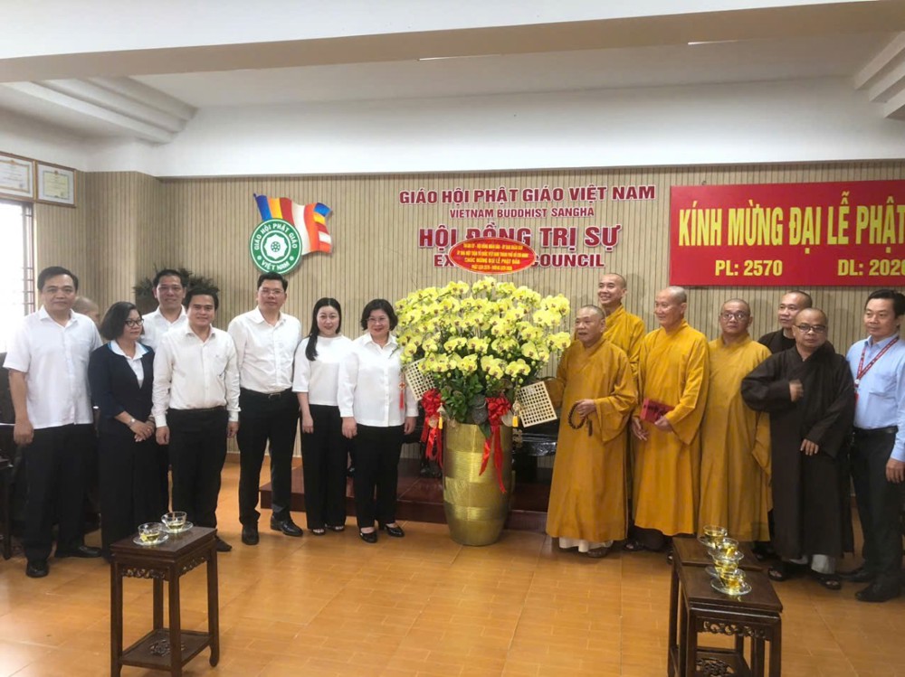 TP.HCM: Lãnh đạo Thành phố thăm, chúc mừng Đại lễ Phật đản tại Văn phòng 2 Trung ương GHPGVN