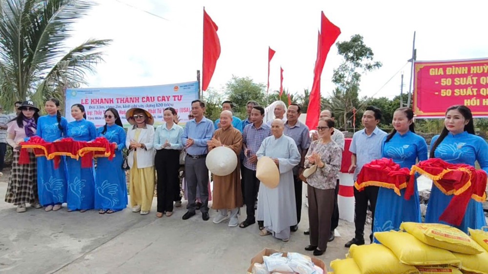 Cà Mau: Ban Từ thiện Xã hội Phật giáo tỉnh khánh thành cầu Cây Tự và cầu Thiện Phước Lành