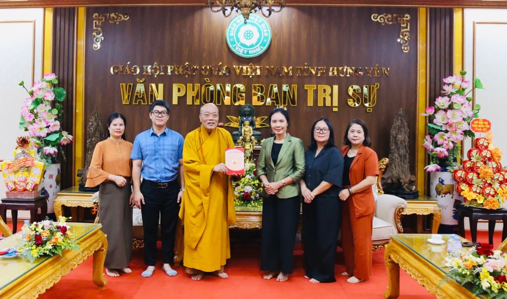 Hưng Yên: Ban Tôn giáo Chính phủ thăm, chúc mừng Ban Trị sự GHPGVN tỉnh nhân Đại lễ Phật đản Phật lịch 2570