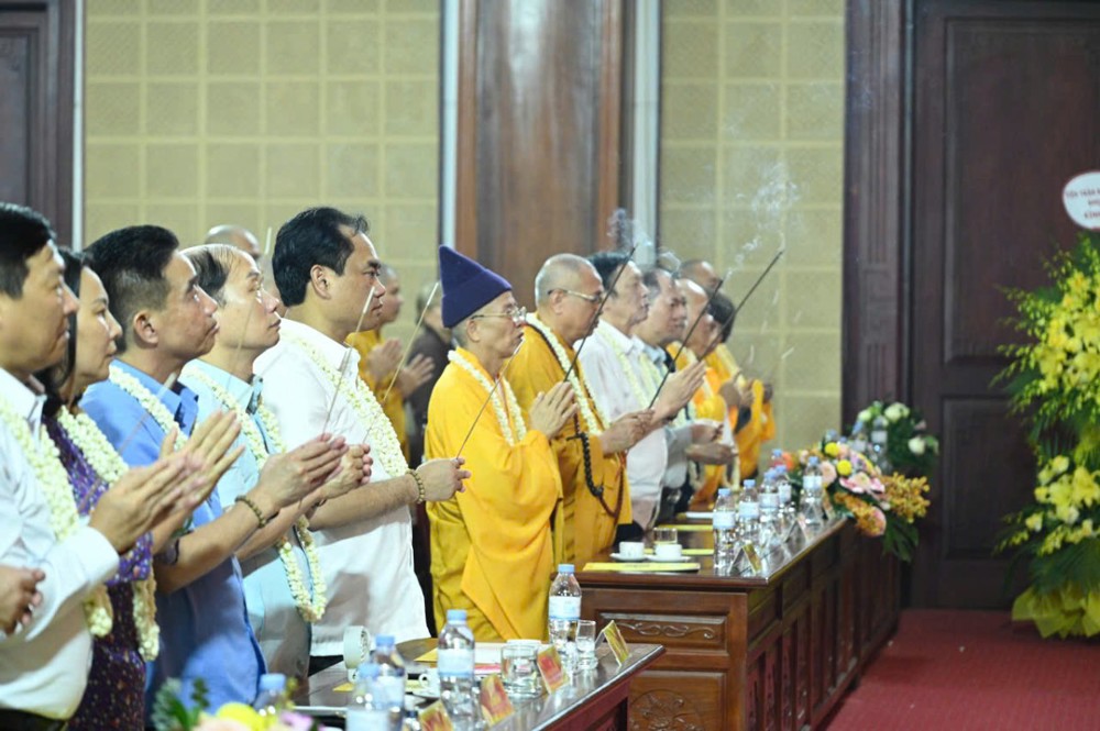 Học viện Phật giáo Việt Nam tại Hà Nội trang nghiêm tổ chức Đại lễ Phật đản PL.2570