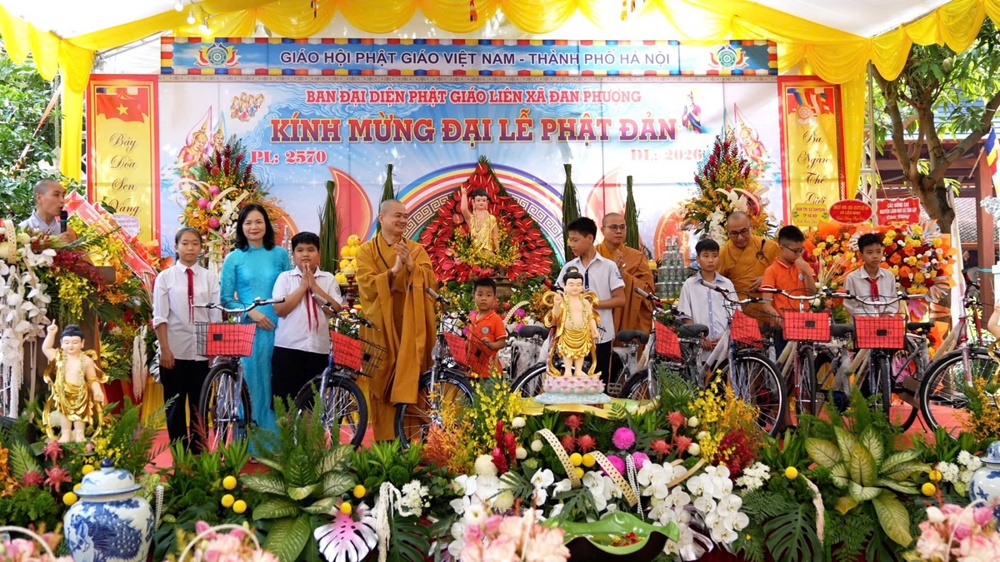 Mùa Phật đản an vui của Ban đại diện Phật giáo liên xã Đan Phượng: Kết nối đạo tình, lan tỏa yêu thương giữa lòng Thủ đô