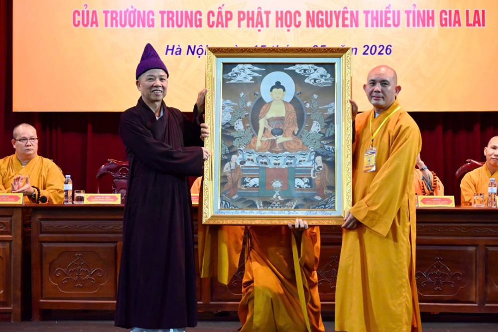 Chư Tôn đức Ban Giám hiệu và Tăng Ni sinh Trường TCPH Nguyên Thiều (tỉnh Gia Lai) thăm và giao lưu tại Học viện PGVN Hà Nội