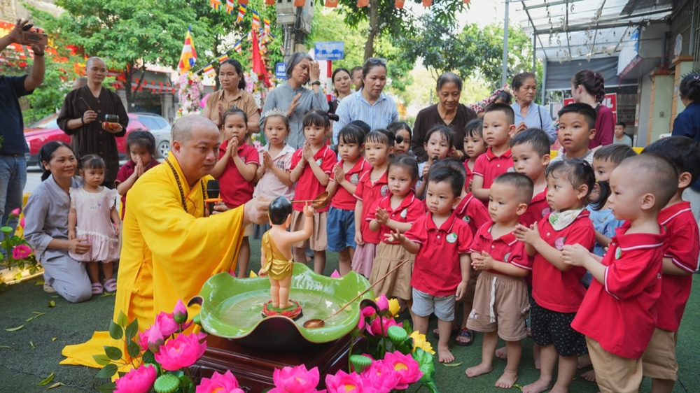 Mùa Phật đản nơi khu dân cư Bằng A: Gieo yêu thương từ những điều bình dị 