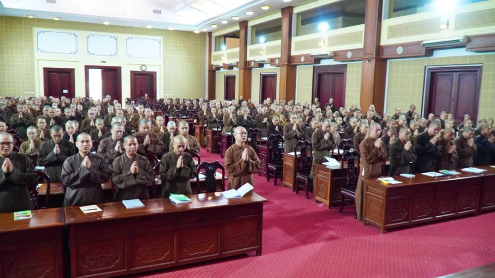 Hà Nội: Học viện tổ chức ôn tập cho các Tăng Ni sinh dự tuyển hệ Cử nhân Phật học khoá X