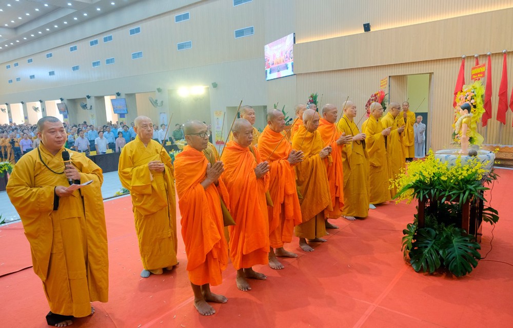 An Giang: Ban Trị sự Phật giáo tỉnh - khu vực Văn phòng 1 trang nghiêm kính mừng Đại lễ Phật đản PL.2570