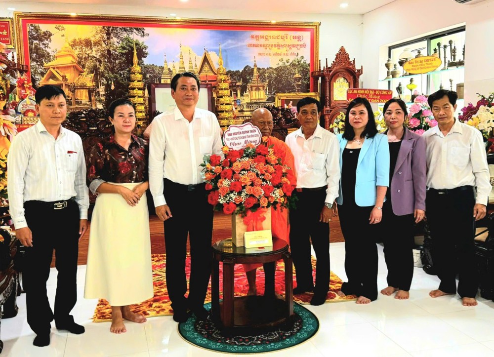Vĩnh Long: Nhiều đoàn lãnh đạo các cấp thăm, chúc mừng BTS GHPGVN tỉnh nhân Đại lễ Phật đản PL. 2570 – DL. 2026