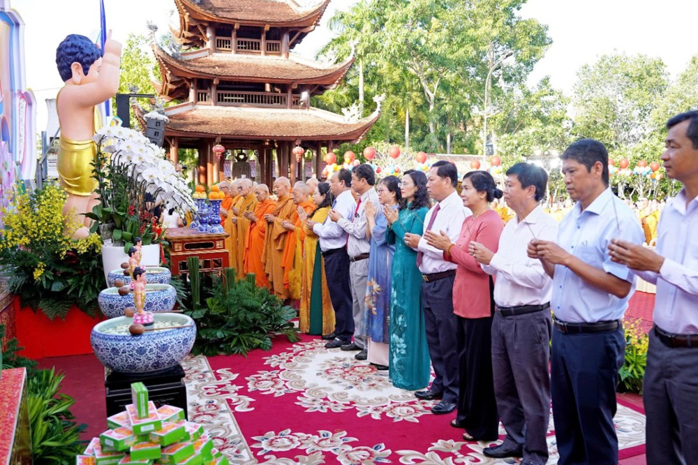 Cần Thơ: Ban Trị sự Phật giáo Thành phố trang nghiêm tổ chức Đại lễ Phật đản PL.2570