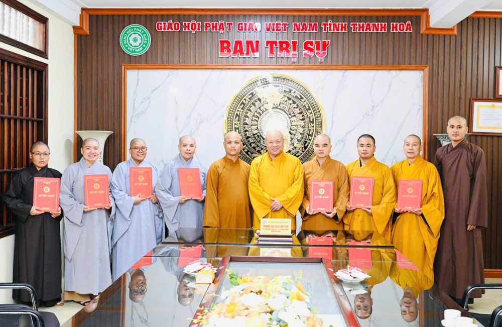Thanh Hóa: Ban Trị sự GHPGVN tỉnh trao Quyết định thành lập và con dấu đến 07 Ban Quản trị tự viện