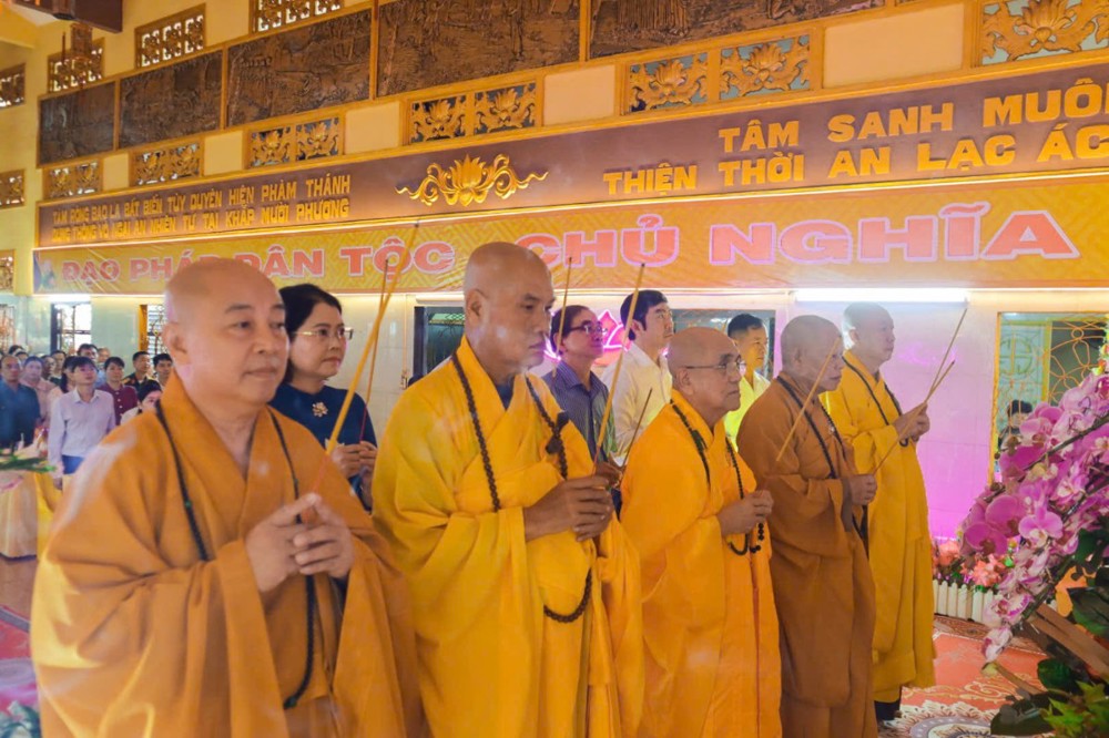 TP.HCM: Ban Đại diện Phật giáo liên phường Trung Mỹ Tây trang nghiêm tổ chức Đại lễ Phật đản PL.2570 tại chùa Quảng Đức