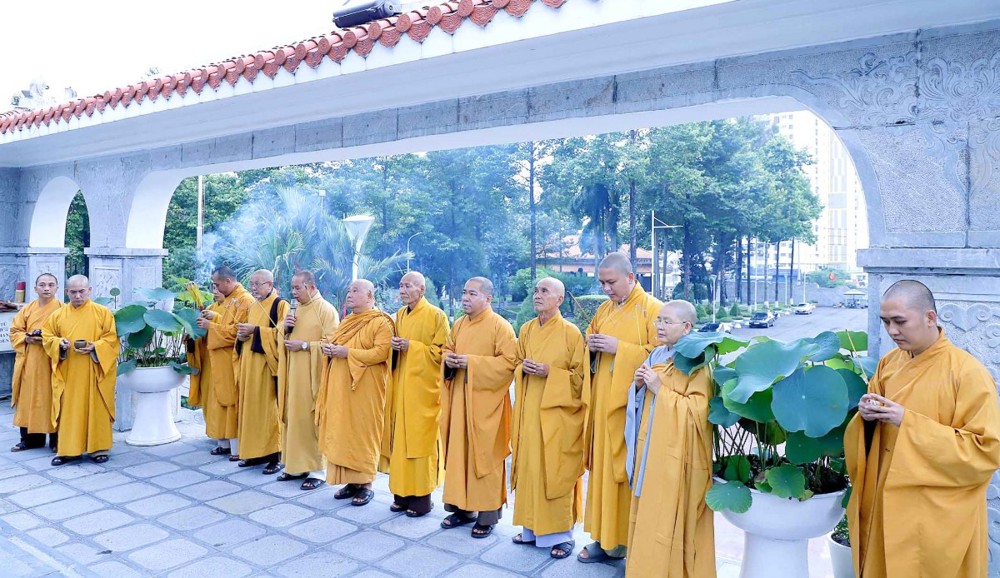 TP.HCM: Ban Trị sự GHPGVN dâng hương tưởng niệm tại Nghĩa trang Liệt sĩ phường Thuận Giao