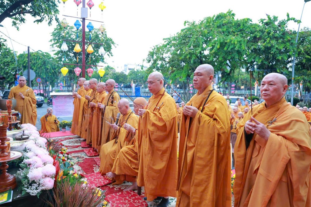 TP.HCM: Phật giáo liên phường Cầu Kiệu, Phú Nhuận và Đức Nhuận trang nghiêm tổ chức Đại lễ Phật đản PL.2570