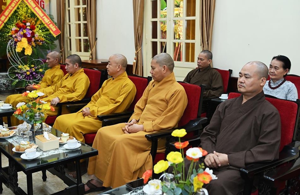 Lào Cai: Đoàn công tác Tỉnh ủy, HĐND, UBND, Ủy ban MTTQ Việt Nam tỉnh thăm và chúc mừng Trung ương GHPGVN nhân mùa Phật đản PL.2570插图13
