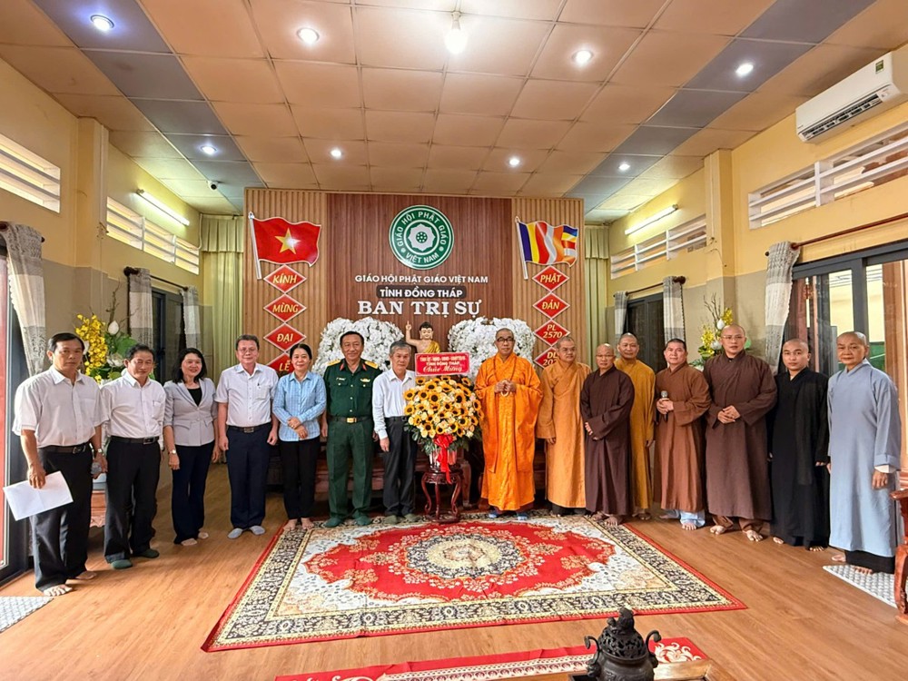 Đồng Tháp: Phái đoàn lãnh đạo Tỉnh ủy đến thăm, chúc mừng Đại lễ Phật đản Phật lịch 2570