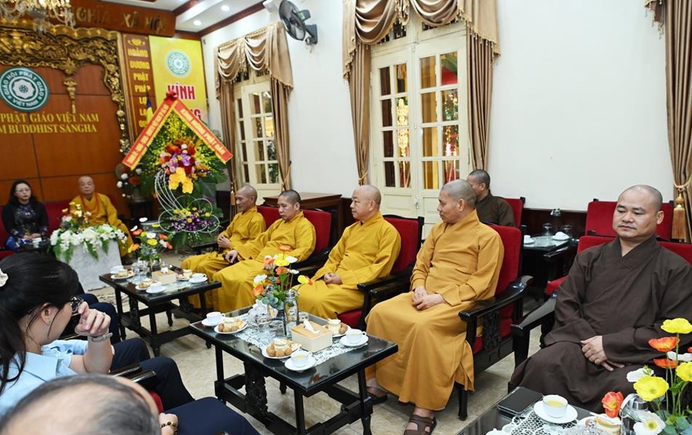 Lào Cai: Đoàn công tác Tỉnh ủy, HĐND, UBND, Ủy ban MTTQ Việt Nam tỉnh thăm và chúc mừng Trung ương GHPGVN nhân mùa Phật đản PL.2570插图6